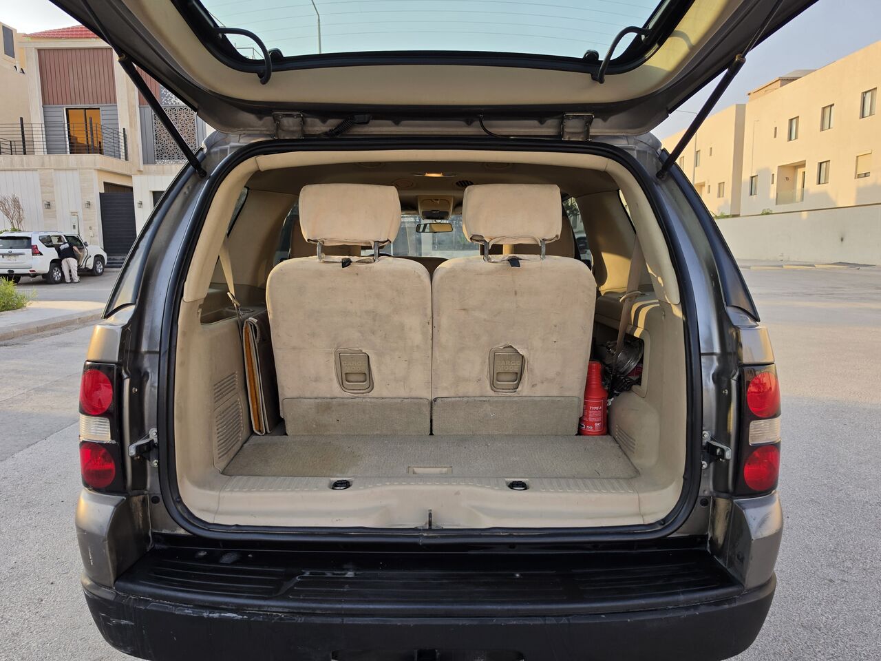 Al Mounsiyah, Vehicles, Cars & Trucks , SAR 20000,  Ford Explorer,  2006,  Automatic,  369860 KM,  SAR 20000, , , , 370000 KM, Model, Good Condition
