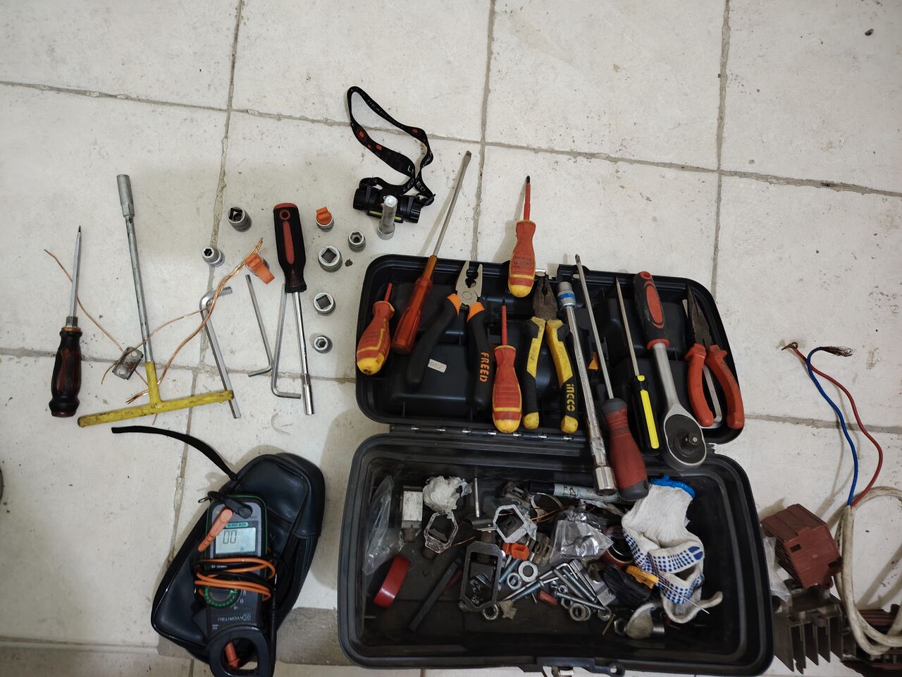 Al Ajwad, Electrical & Plumbing, SAR 1000,  Tool Box And GPS And Malte Meter And Insolation Skurup Driver Set