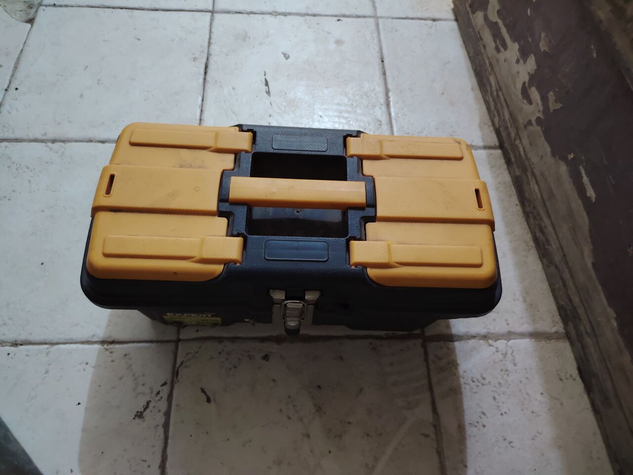 Al Ajwad, Electrical & Plumbing, SAR 1000,  Tool Box And GPS And Malte Meter And Insolation Skurup Driver Set