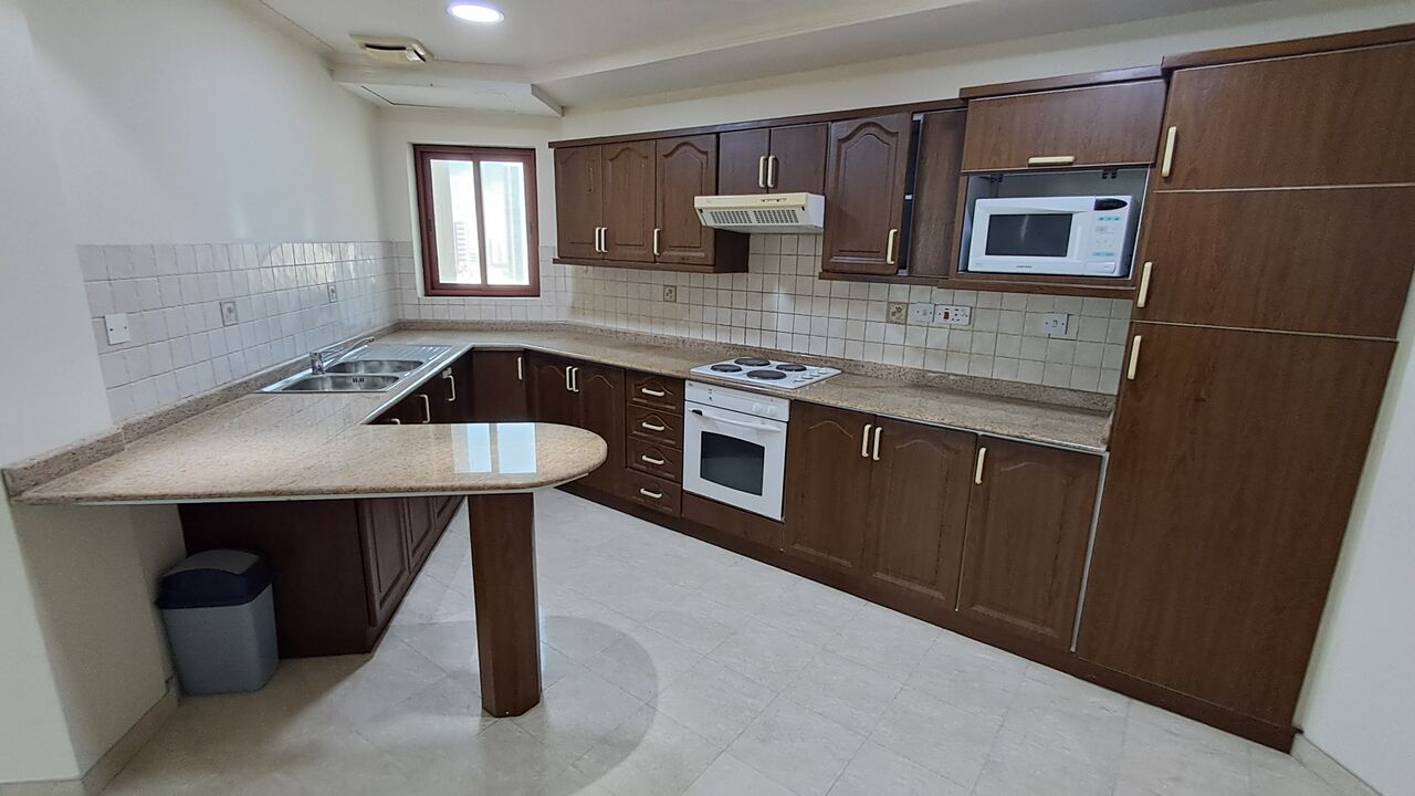 Juffair, Apartments, Flats, Houses & Villas, BHD 380/month,  2 BR,  Furnished Spacious 2 Bed Room Flat In Juffair With EWA