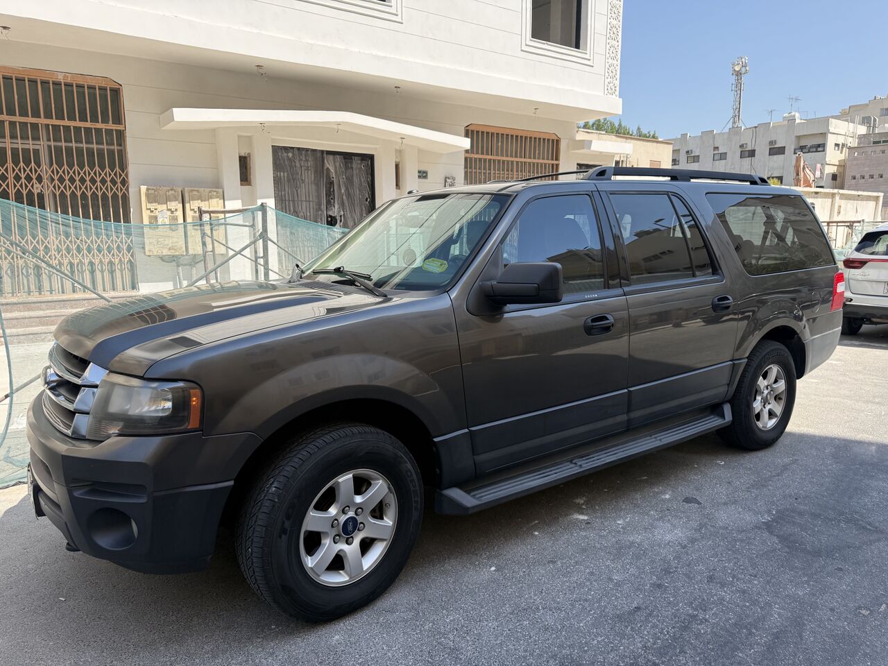 Dhahran, Vehicles, Cars & Trucks , SAR 58000,  Ford Expedition EL,  2016,  Automatic,  232 KM,  4WD Accedent Free Well Maintained