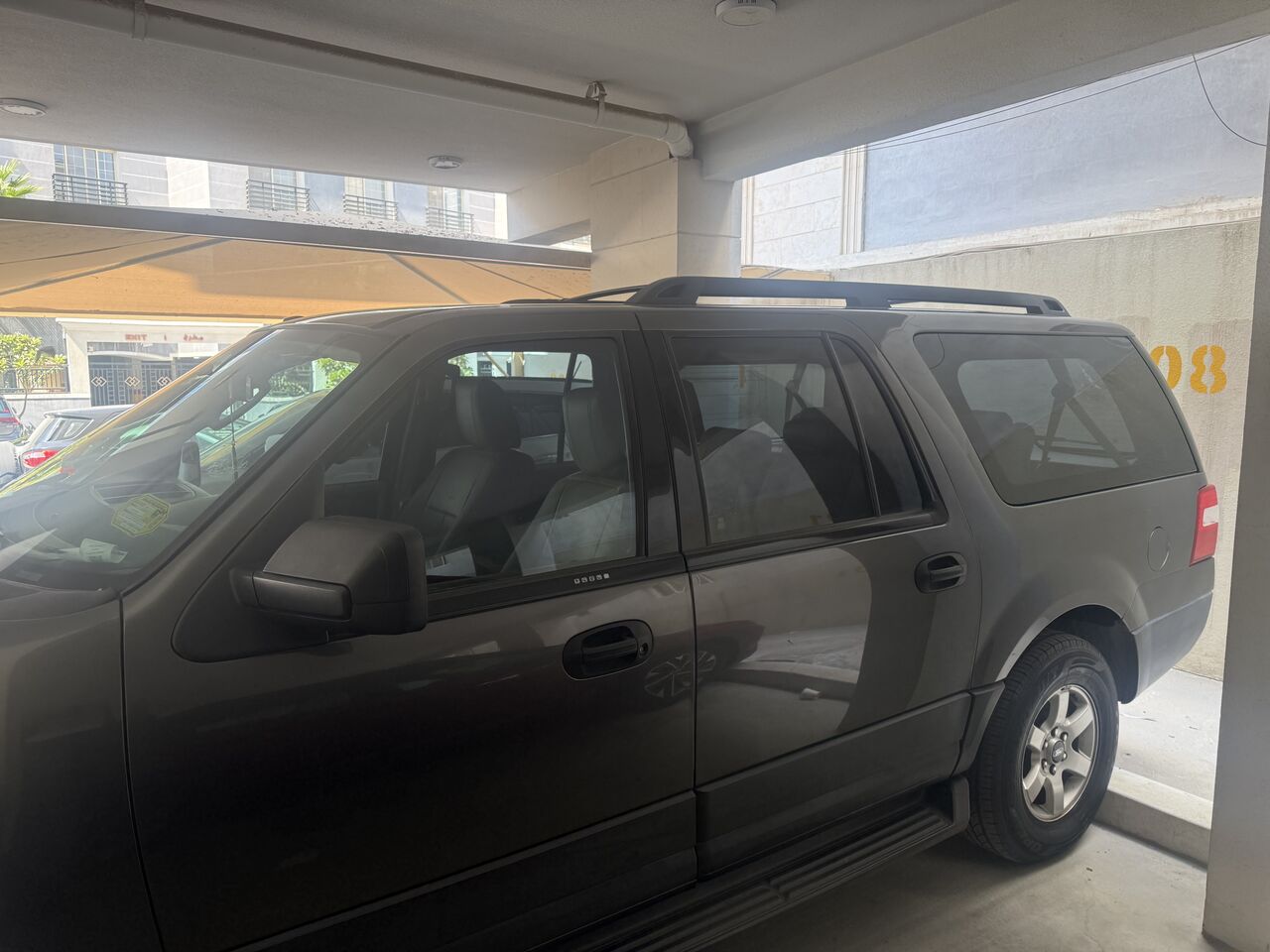 Dhahran, Vehicles, Cars & Trucks , SAR 58000,  Ford Expedition EL,  2016,  Automatic,  232 KM,  4WD Accedent Free Well Maintained