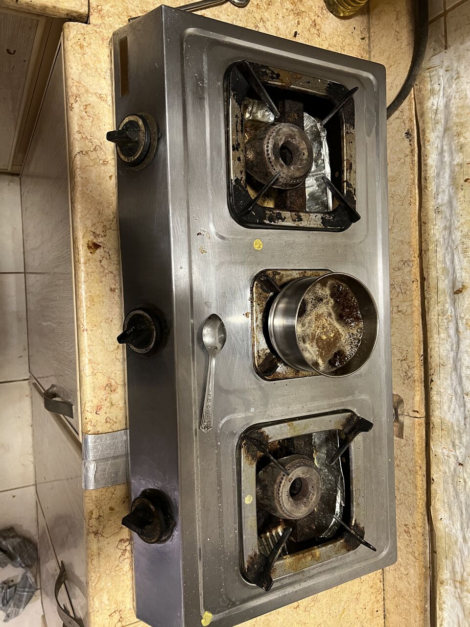 Riyadh, Household Items, SAR 250,  Gas Cylinder With Sanyo 3 Burner Stove