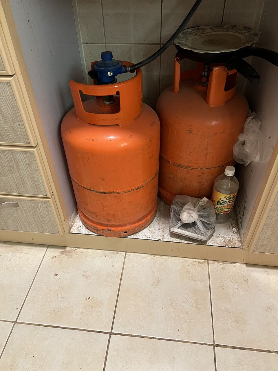 Riyadh, Household Items, SAR 250,  Gas Cylinder With Sanyo 3 Burner Stove
