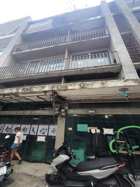 Bangkok, Villas, THB 200000,  25 Sq. Feet,  ให้เช่าอาคาร 4 ชั้น 2 คูหา ซอยสุขุมวิท 22 