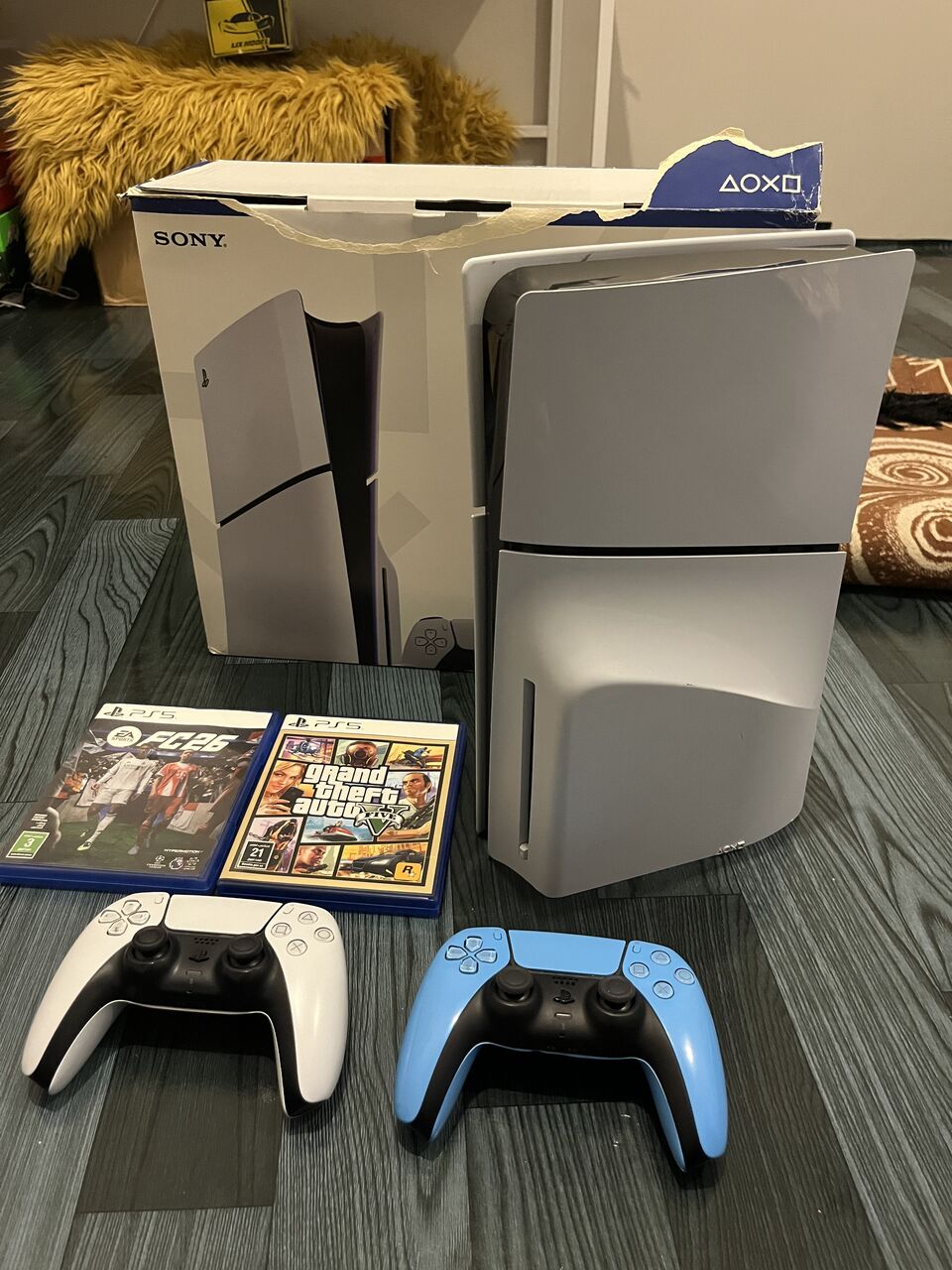 Jeddah, Video Games, SAR 2100,  Sony Ps5 Slim With 2 Controllers