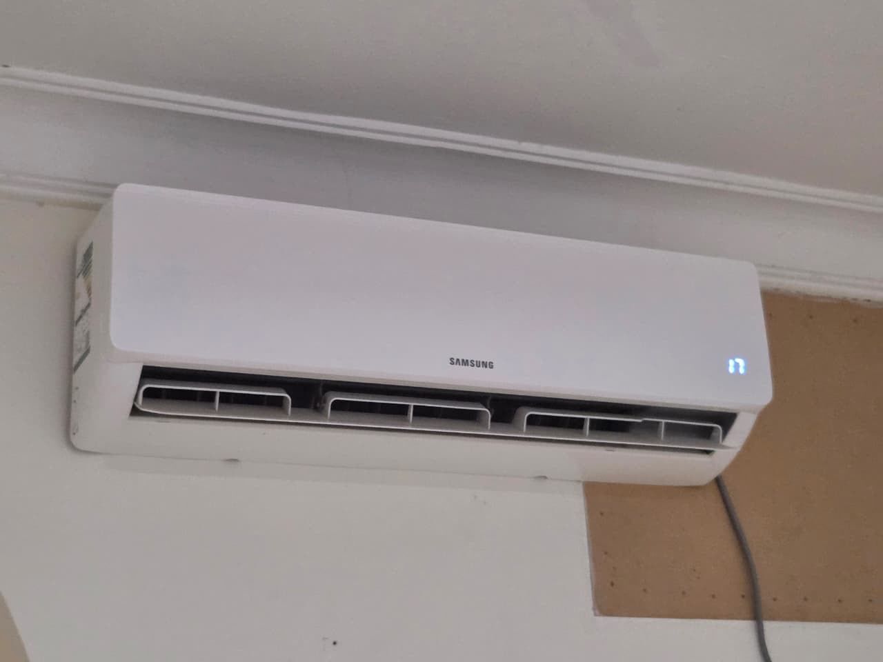 Al Rakah Al Shamaliyah, Air Conditioners, SAR 1100,  Samsung Split Air Conditioner 18,000 BTU (1.5 Ton) - Like New!❄️