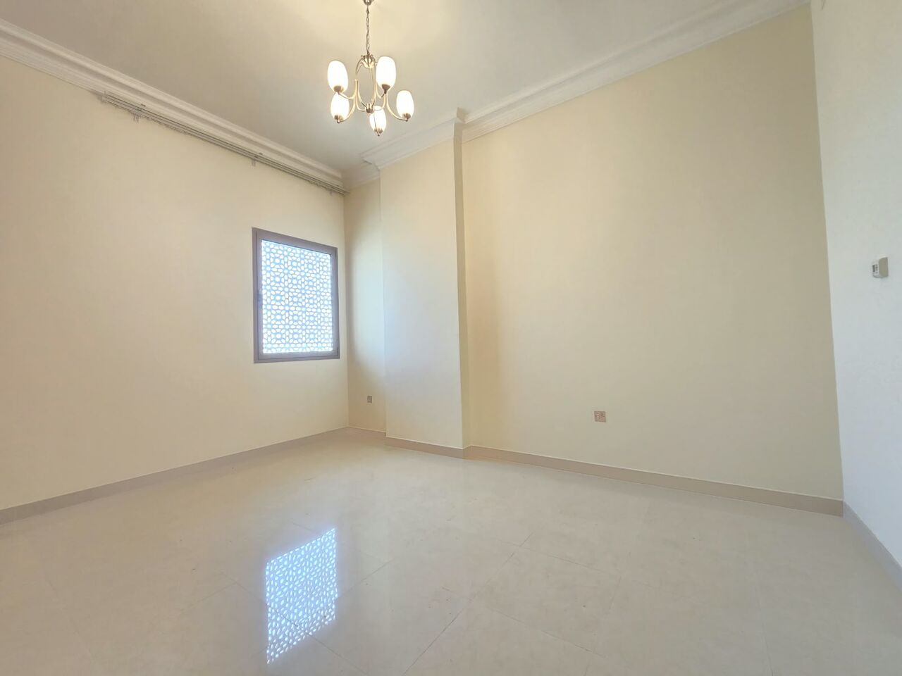 Manama, Apartments, Flats, Houses & Villas, BHD 320/month,  2 BR,  2 Bedroom Semi Furnished With Ewa