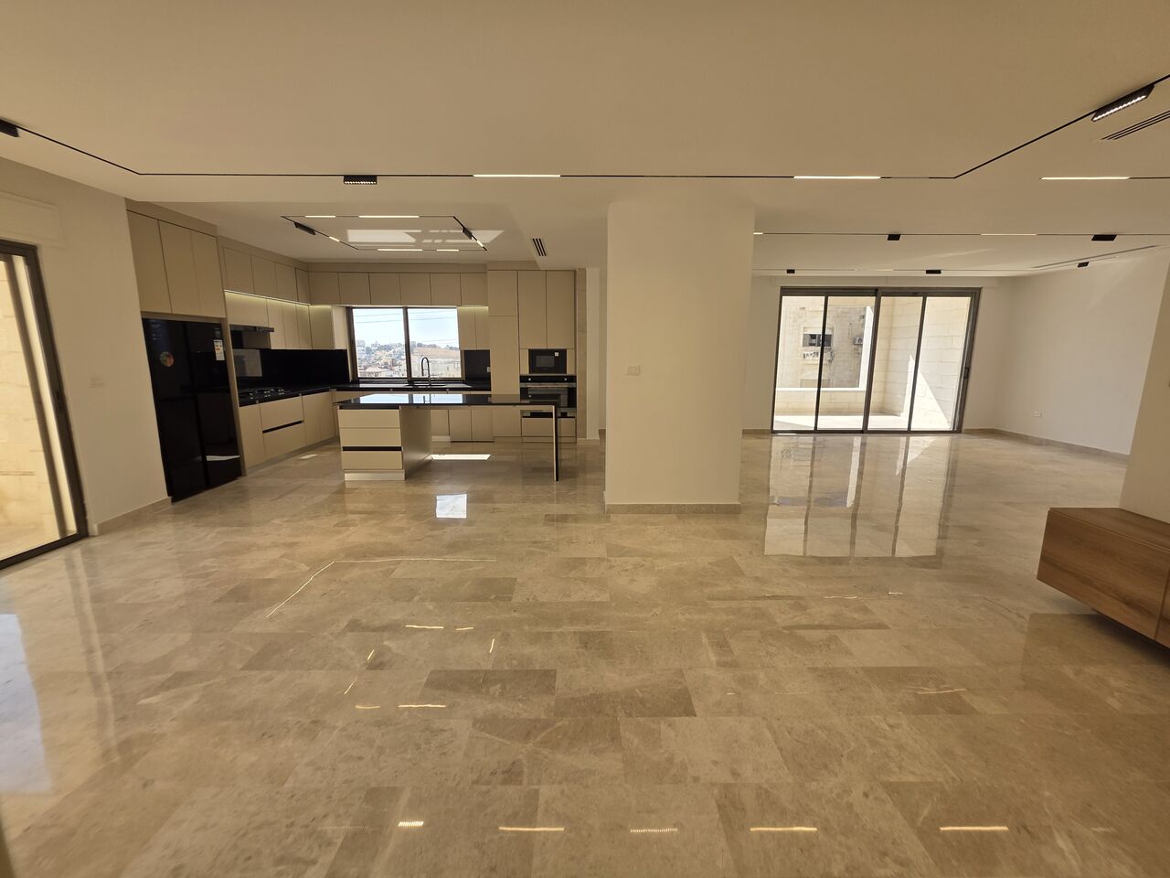 Amman, Apartments, Flats, Houses & Villas, JOD 18000/year,  3 BR,  Semi Furnished 3B Apart With Baconlies In Der Ghbar 00962777688956