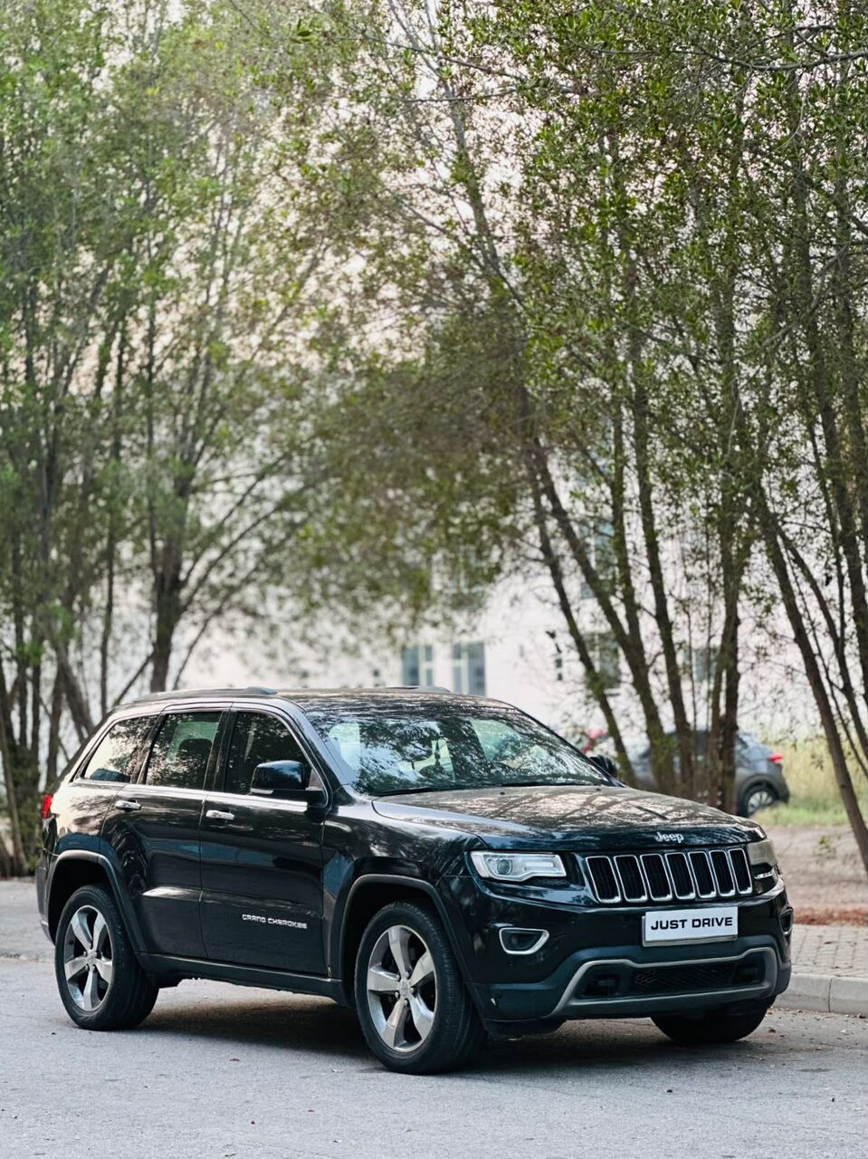 Segaya, Vehicles, Cars & Trucks , BHD 3950,  Jeep Grand Cherokee,  2014,  Automatic,  140000 KM,    MODEL FULL OPTION MODEL WITH PANORAMIC SUNROOF 35400768