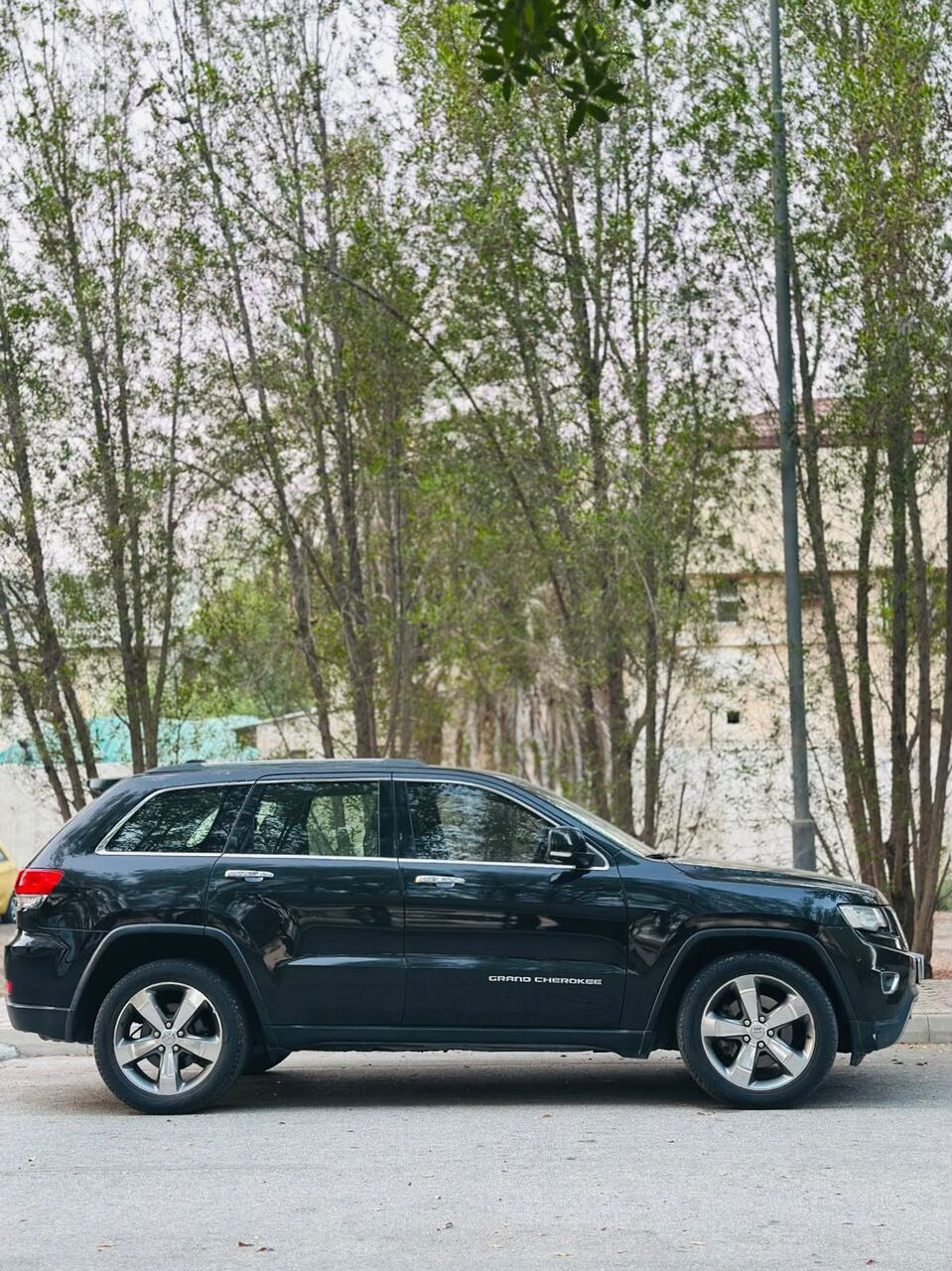 Segaya, Vehicles, Cars & Trucks , BHD 3950,  Jeep Grand Cherokee,  2014,  Automatic,  140000 KM,    MODEL FULL OPTION MODEL WITH PANORAMIC SUNROOF 35400768