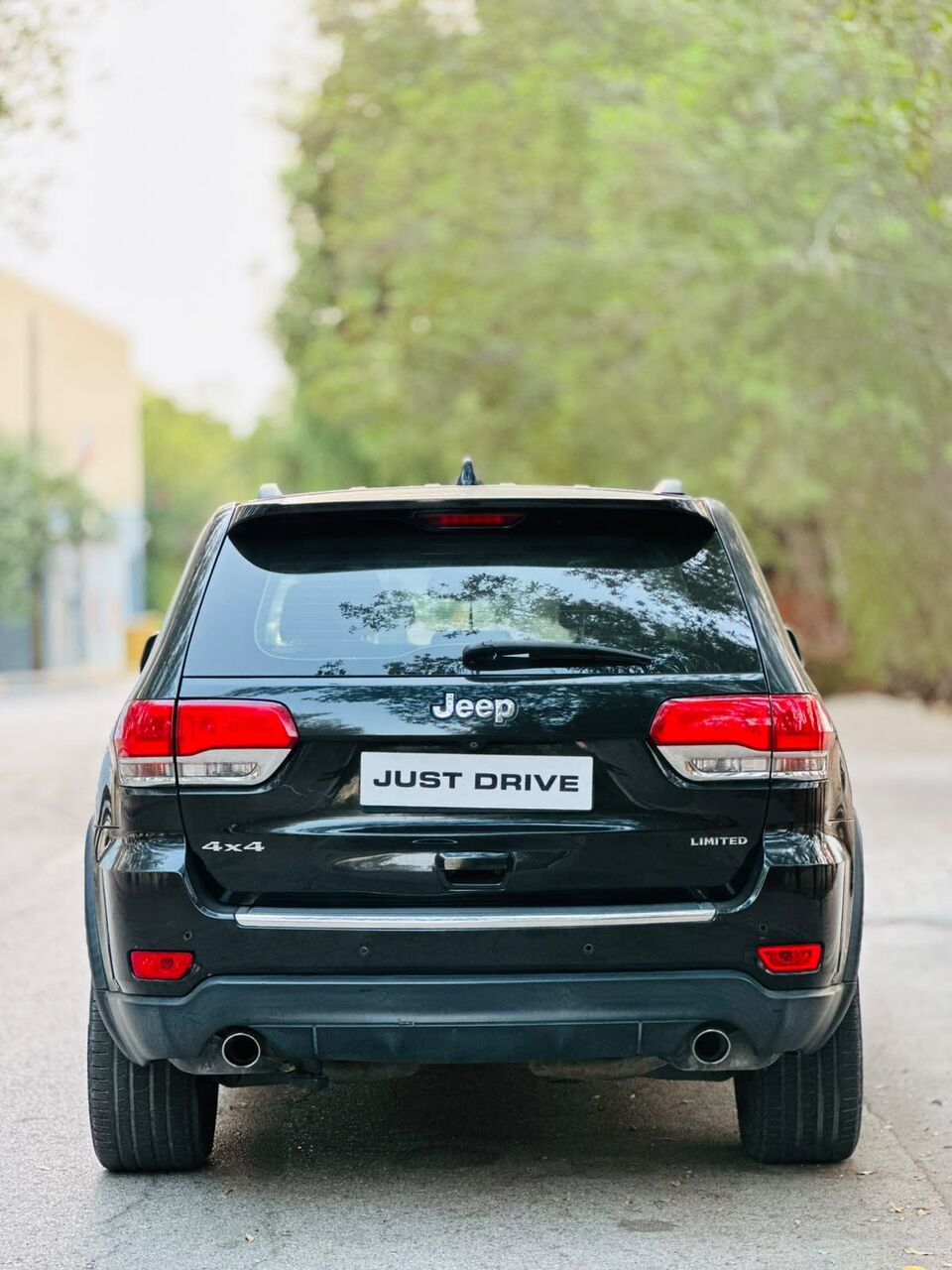 Segaya, Vehicles, Cars & Trucks , BHD 3950,  Jeep Grand Cherokee,  2014,  Automatic,  140000 KM,    MODEL FULL OPTION MODEL WITH PANORAMIC SUNROOF 35400768