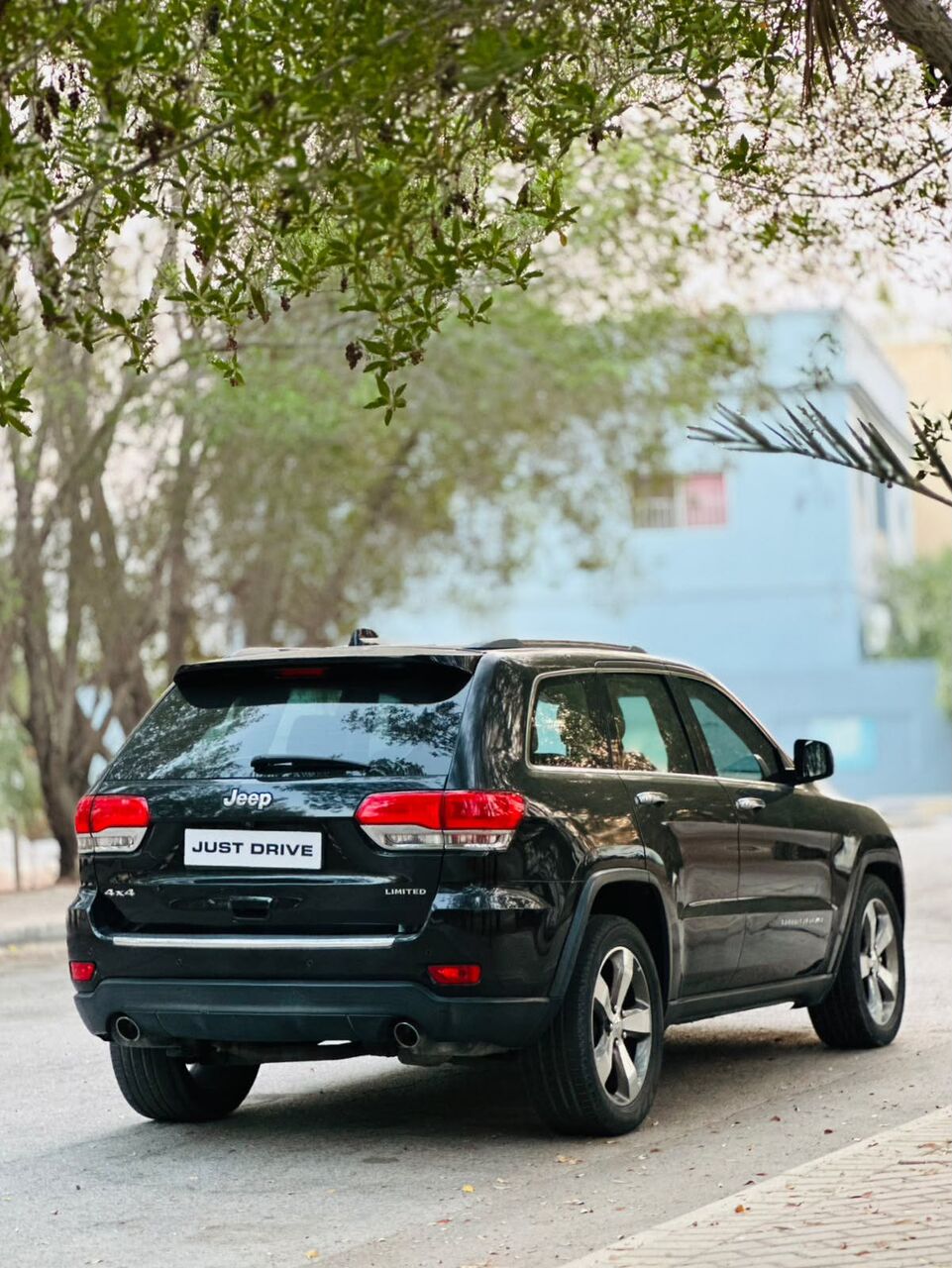 Segaya, Vehicles, Cars & Trucks , BHD 3950,  Jeep Grand Cherokee,  2014,  Automatic,  140000 KM,    MODEL FULL OPTION MODEL WITH PANORAMIC SUNROOF 35400768