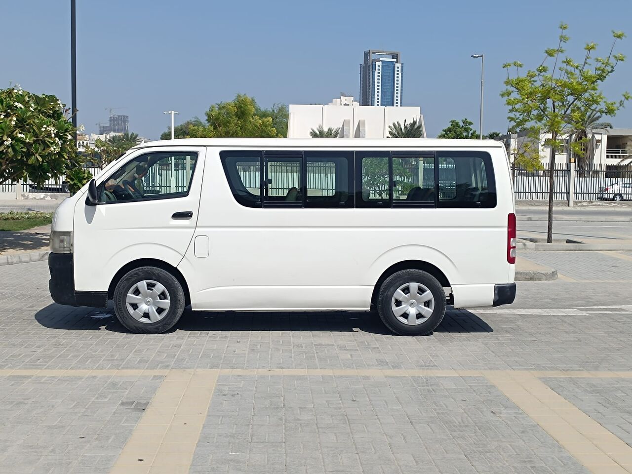Manama, Vehicles, Cars & Trucks , BHD 2700,  TOYOTA HIACE,  2010,  Manual,  294000 KM,  PASSENGER VAN