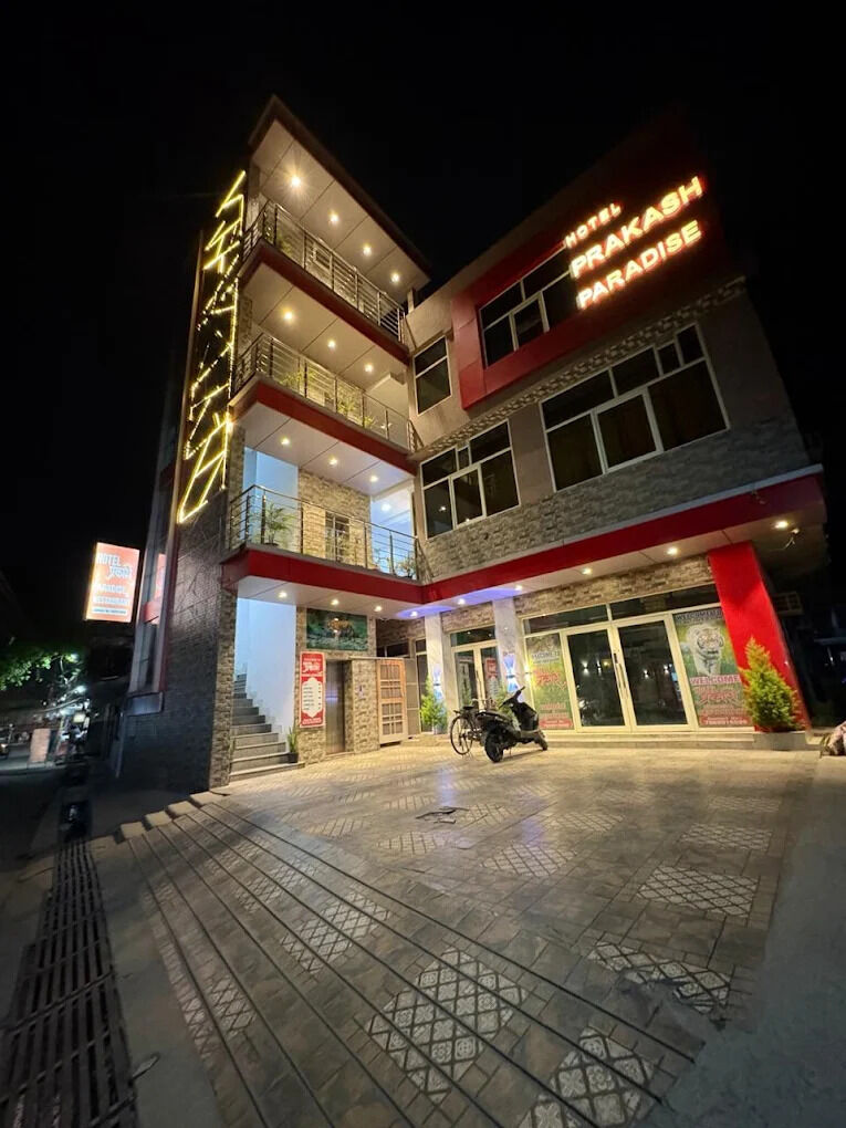 Lucknow, Restaurants, Hotel Prakash Paradise- Best Hotel In Pilibhit