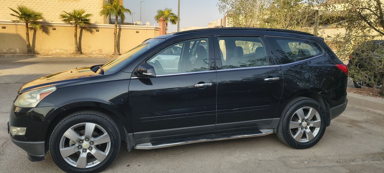 Riyadh, Vehicles, Cars & Trucks , SAR 12500,  Chevrolet Traverse,  2010,  Automatic,  300000 KM,   Lt : Price 12500