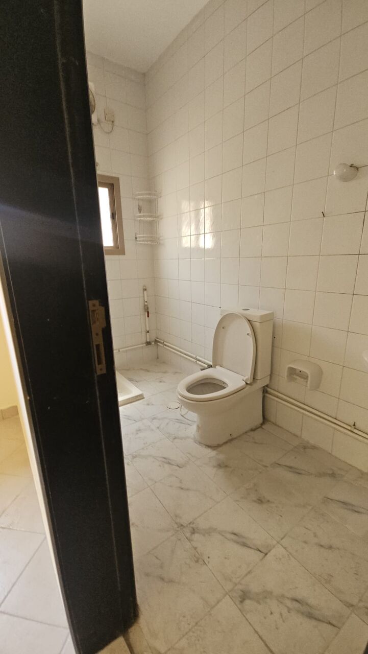 Zinj, Apartments, Flats, Houses & Villas, BHD 220/month,  2 BR,  2 Bedroom Unfurnished Flat For Rent Without Ewa