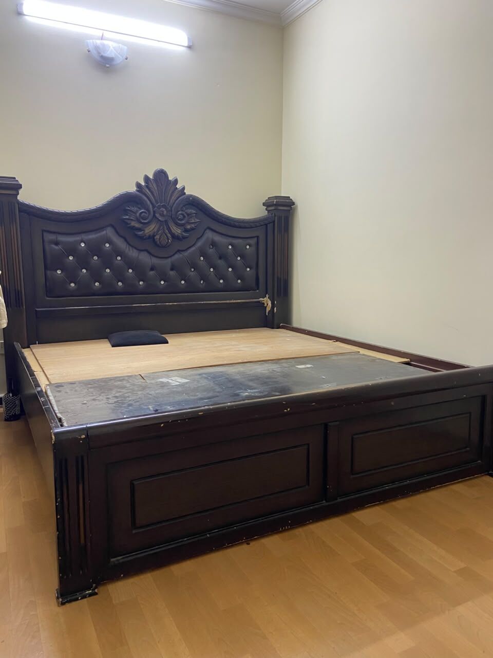 Gudaibiya, Furniture, BHD 18,  King Size Bed Without Mattress