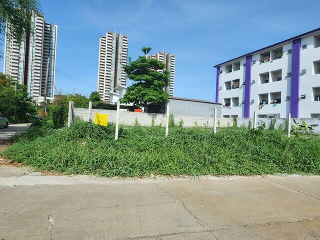 Bangkok, Villas, THB 20000,  98 Sq. Feet,  For Rent Vacant Land 20,000 Baht Per Month, Soi D5, Corner Plot Behind Victoria Condo,