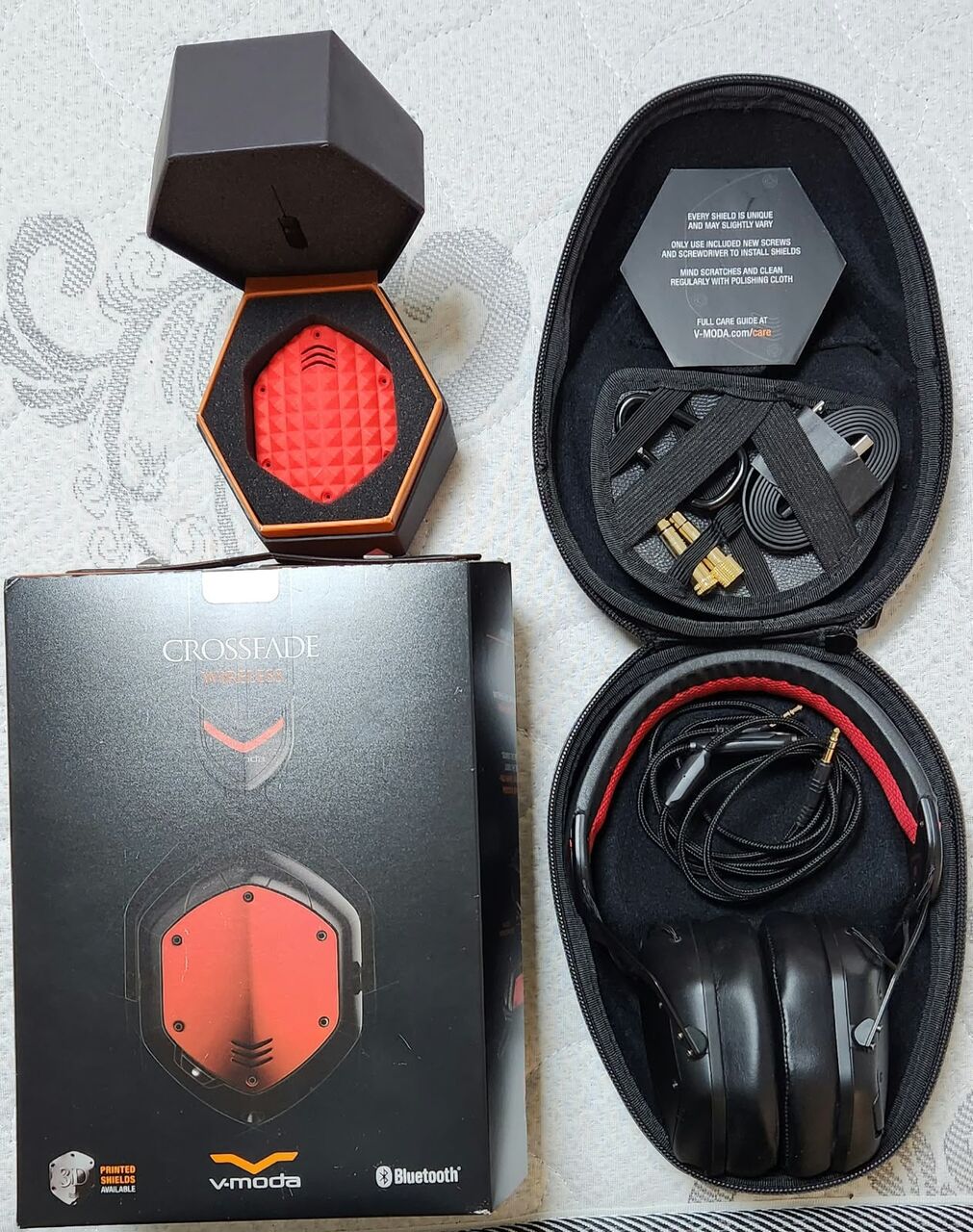 Al Jubail Al Balad, Electronics, SAR 750,  Headphone Model V-Moda Crossfade Wireless