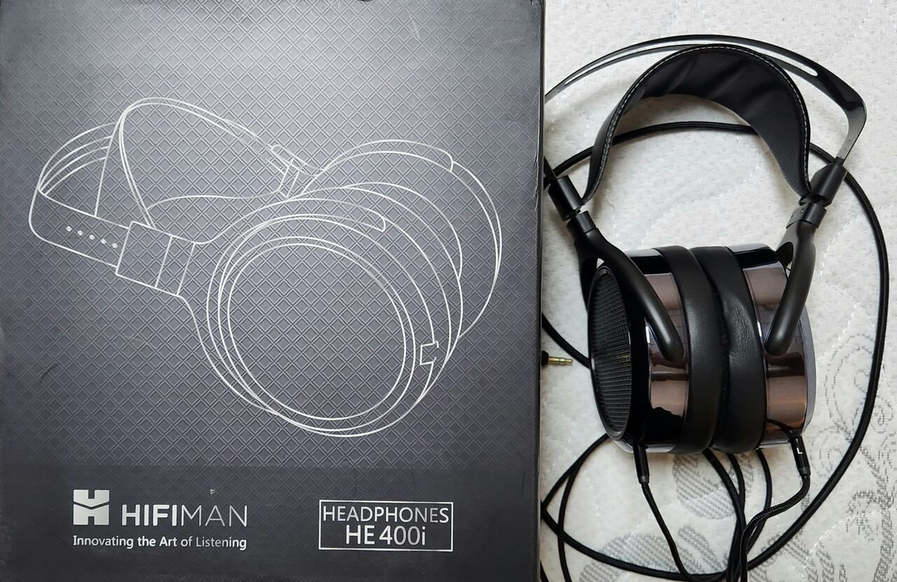 Al Jubail Al Balad, Electronics, SAR 750,  Headphone Model HiFiMan HE-400i
