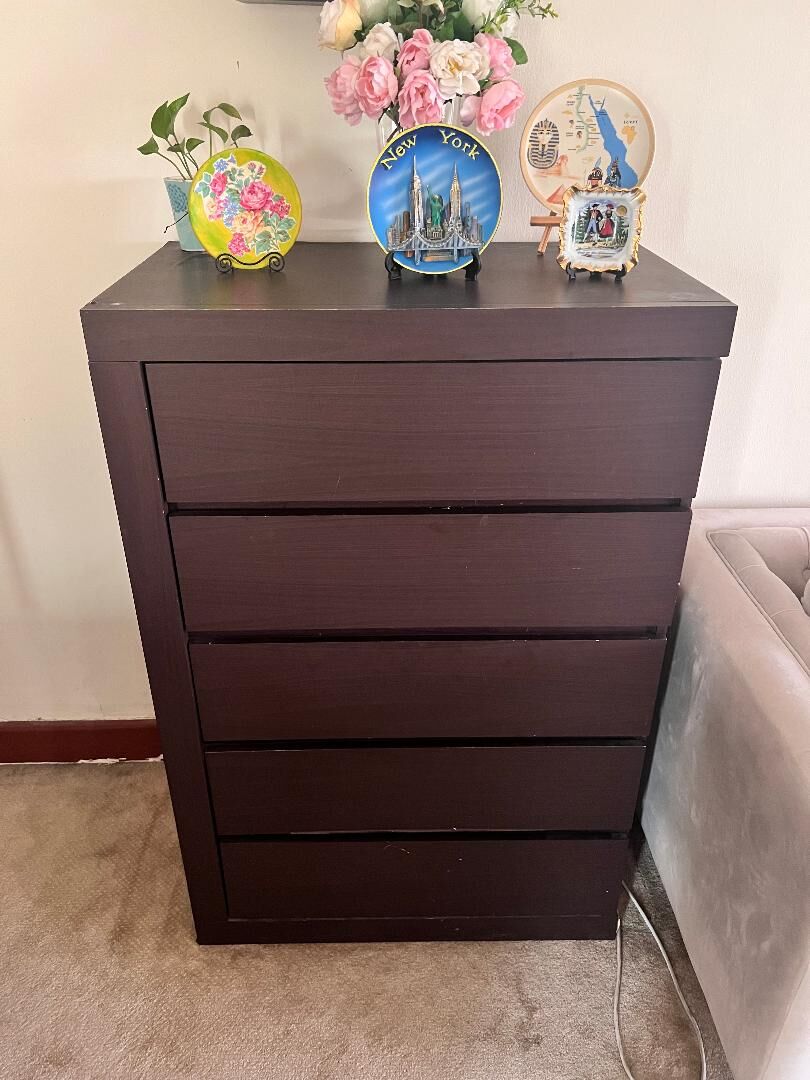 Riffa, Furniture, BHD 35,  Shelf/Cupboard & Table