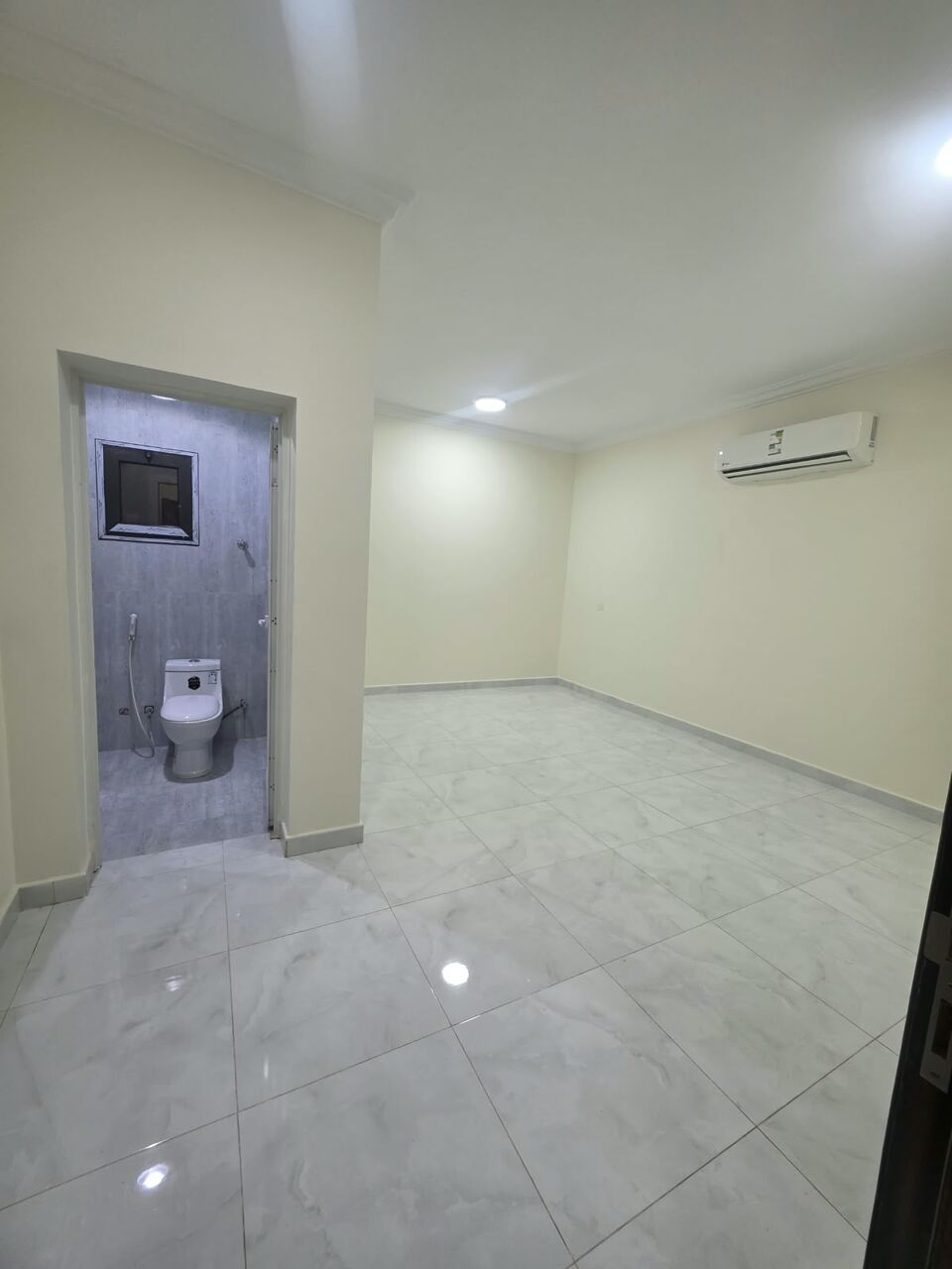 Khobar, Apartments, Flats, Houses & Villas, SAR 25000/year,  3 BR,  3 Bedrooms, A Living Room ,  2 Bathrooms, And A Kitchen,   Second Floor, External,with Air