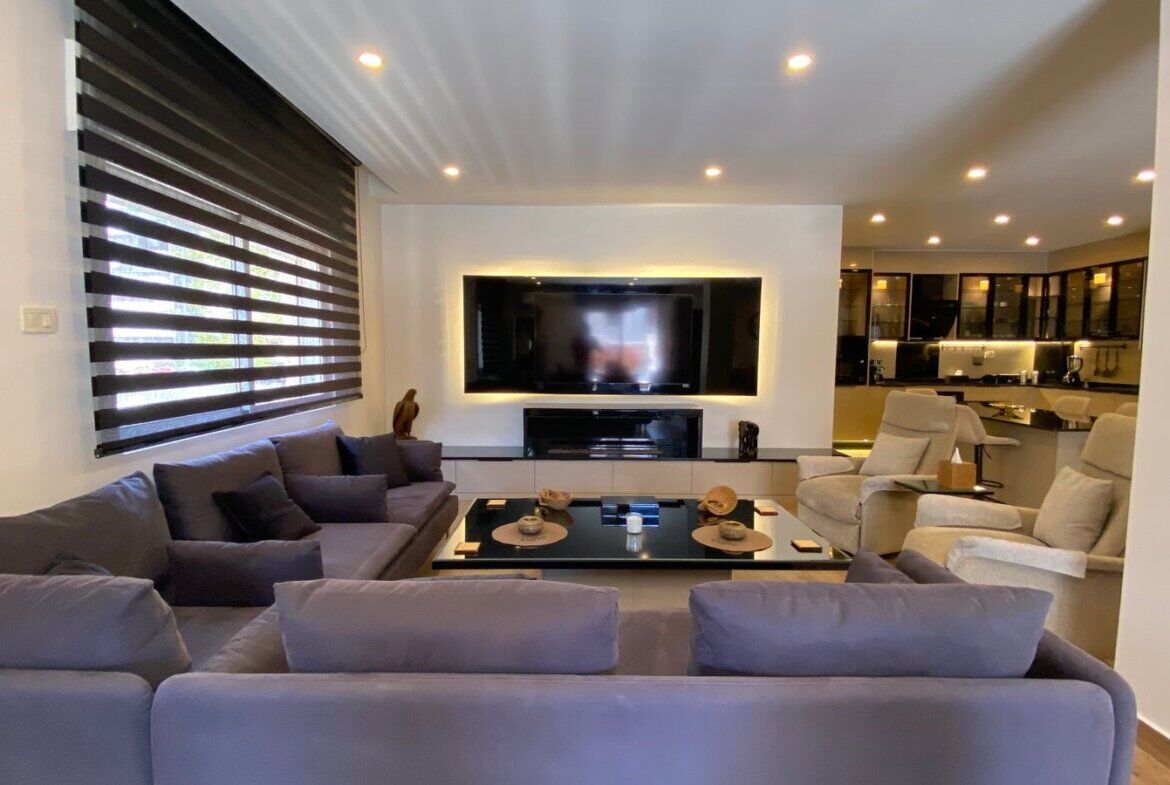 Abdoun, Apts/Flats Wanted, JOD 17000/year,  Furnished,  2 BR,  Abdoun. Where Elegant Living Meets Garden Serenity. ✨