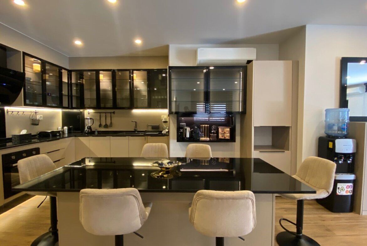 Abdoun, Apts/Flats Wanted, JOD 17000/year,  Furnished,  2 BR,  Abdoun. Where Elegant Living Meets Garden Serenity. ✨