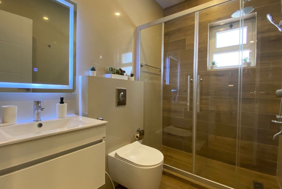 Abdoun, Apts/Flats Wanted, JOD 17000/year,  Furnished,  2 BR,  Abdoun. Where Elegant Living Meets Garden Serenity. ✨