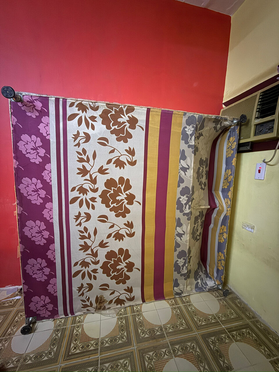 Jeddah, Furniture, SAR 120,  Queen Size Coat And Bed For Sale(0504526570)