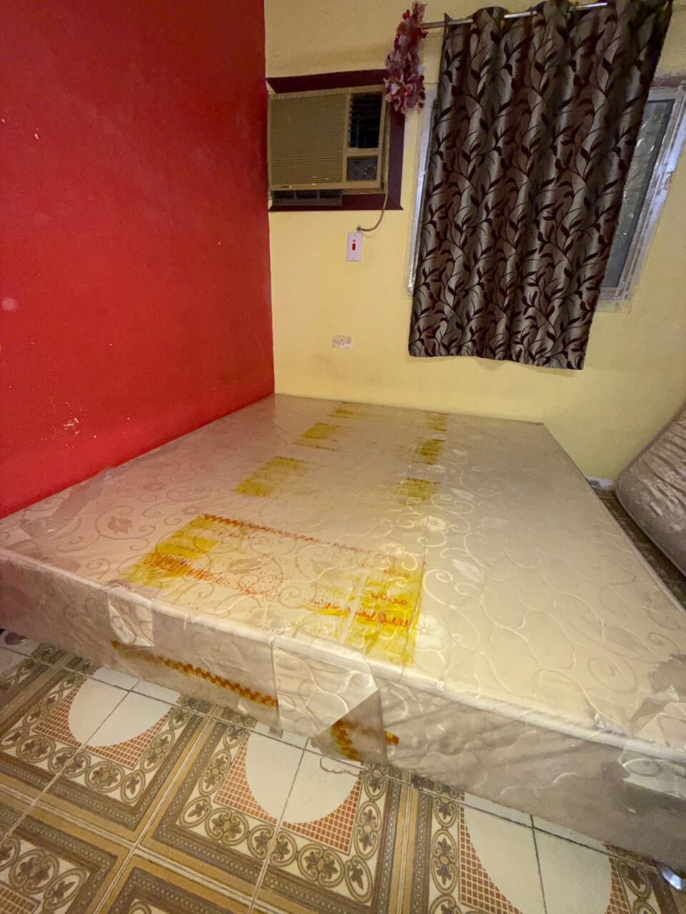 Jeddah, Furniture, SAR 120,  Queen Size Coat And Bed For Sale(0504526570)