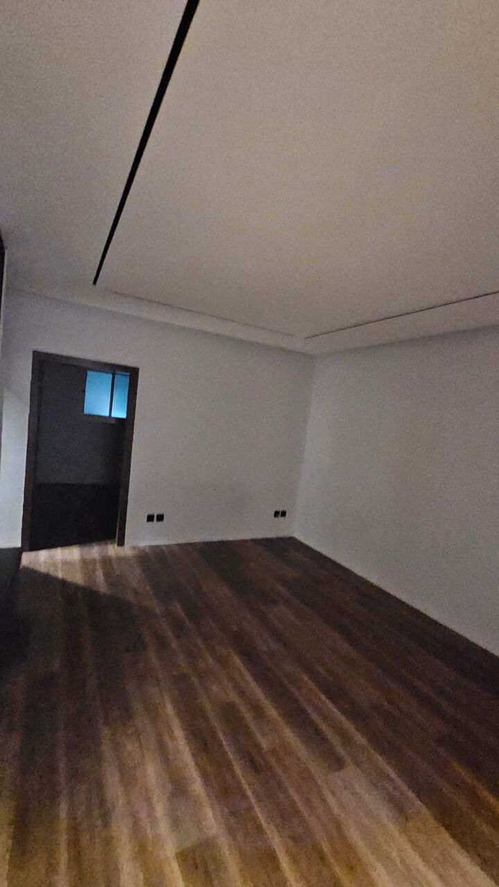 Riyadh, Apartments, Flats, Houses & Villas, SAR 32000/year,  3 BR,  3Rooms Hall Family Apartment Available On Aseer Street Besides Orange Line Metro Station