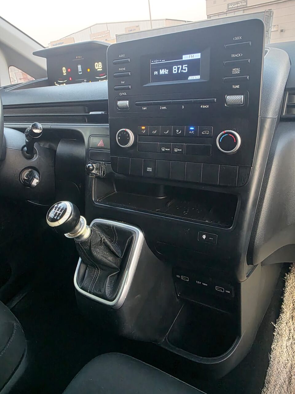 Dammam, Vehicles, Cars & Trucks , SAR 50000,  HYUNDAI STARIA,  2022,  Manual,  193000 KM,