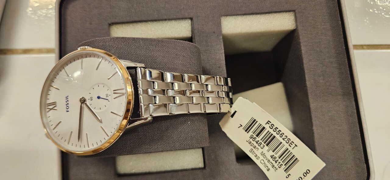 Mushrefah, Household Items, SAR 700,  FOSSIL WATCHES - COUPLE SET - BRAND NEW