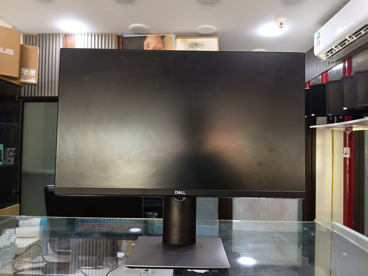 Riffa, Computers, BHD 30,  DELL 24 Inch FULL HD Borderless Monitor 30 BD ONLY