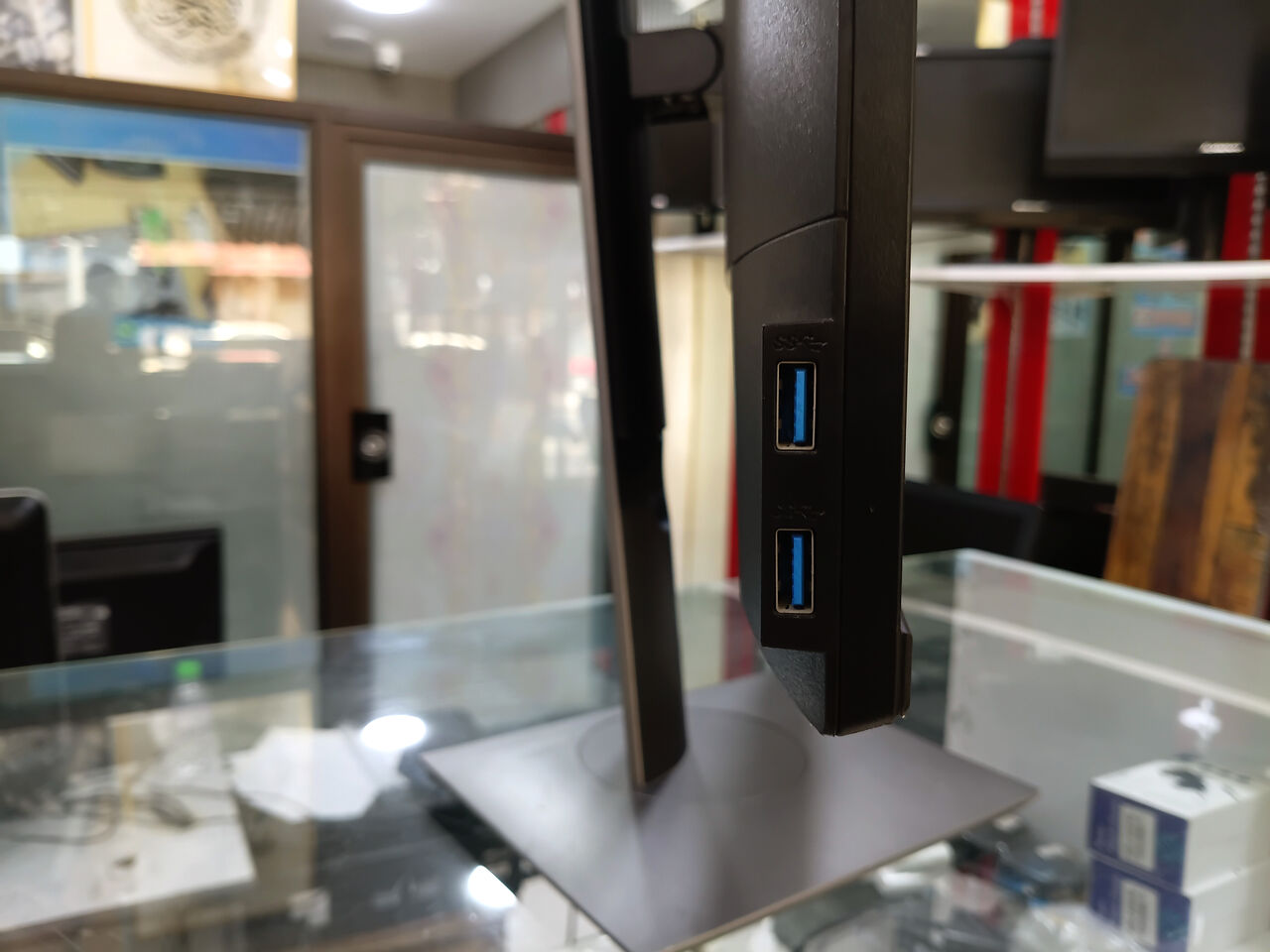 Riffa, Computers, BHD 30,  DELL 24 Inch FULL HD Borderless Monitor 30 BD ONLY
