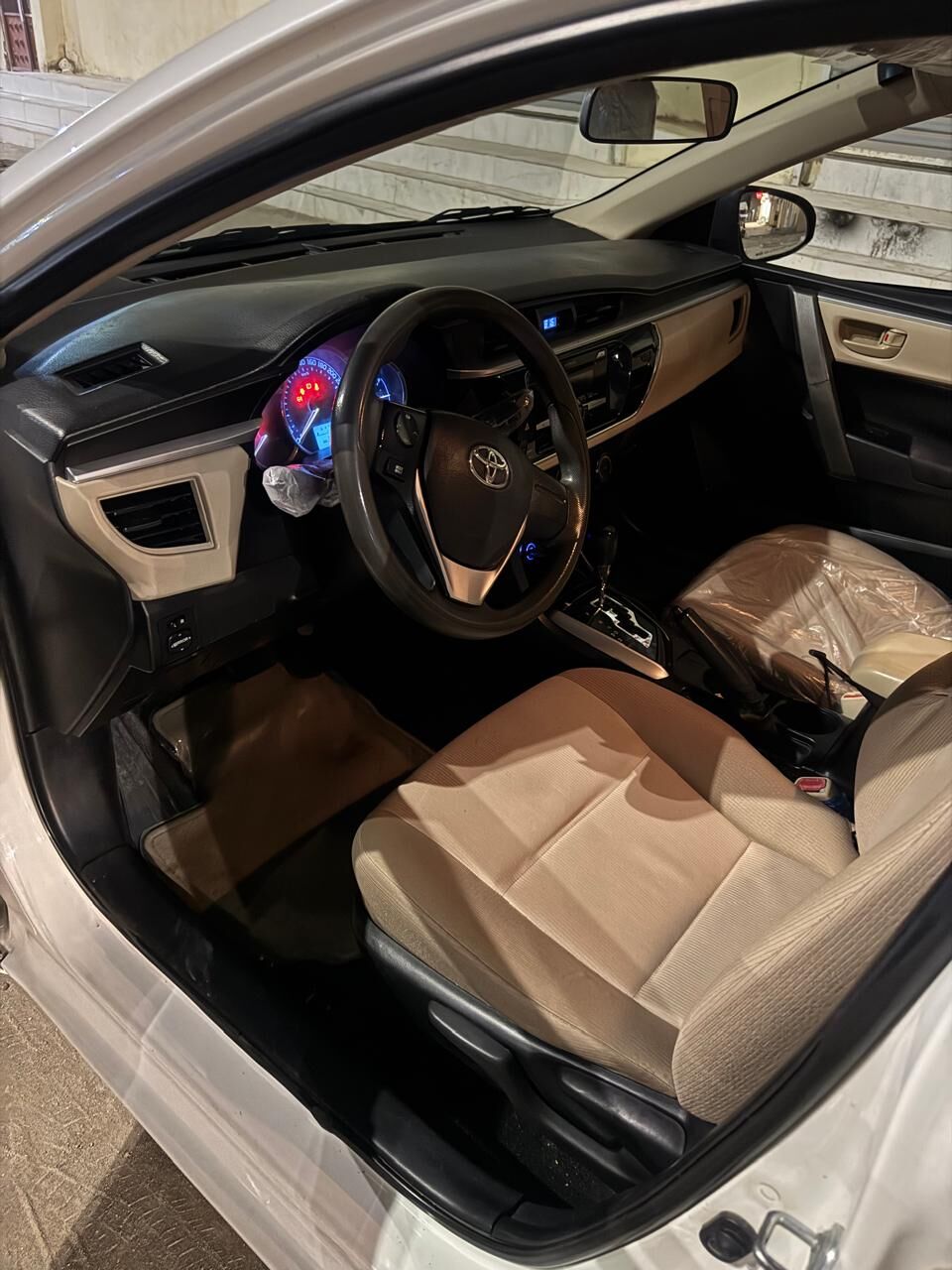 Riyadh, Vehicles, Cars & Trucks , SAR 28000,  Toyota Corolla,  2015,  Automatic,  329 KM,