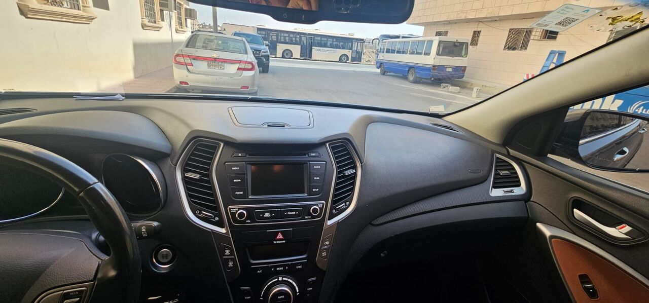 Al Murabba, Vehicles, Cars & Trucks , SAR 63000,  Hyundai Santa Fe,  2018,  Automatic,  119400 KM,    &ndash; V6 3.3L 4WD Mid Option Low ODO