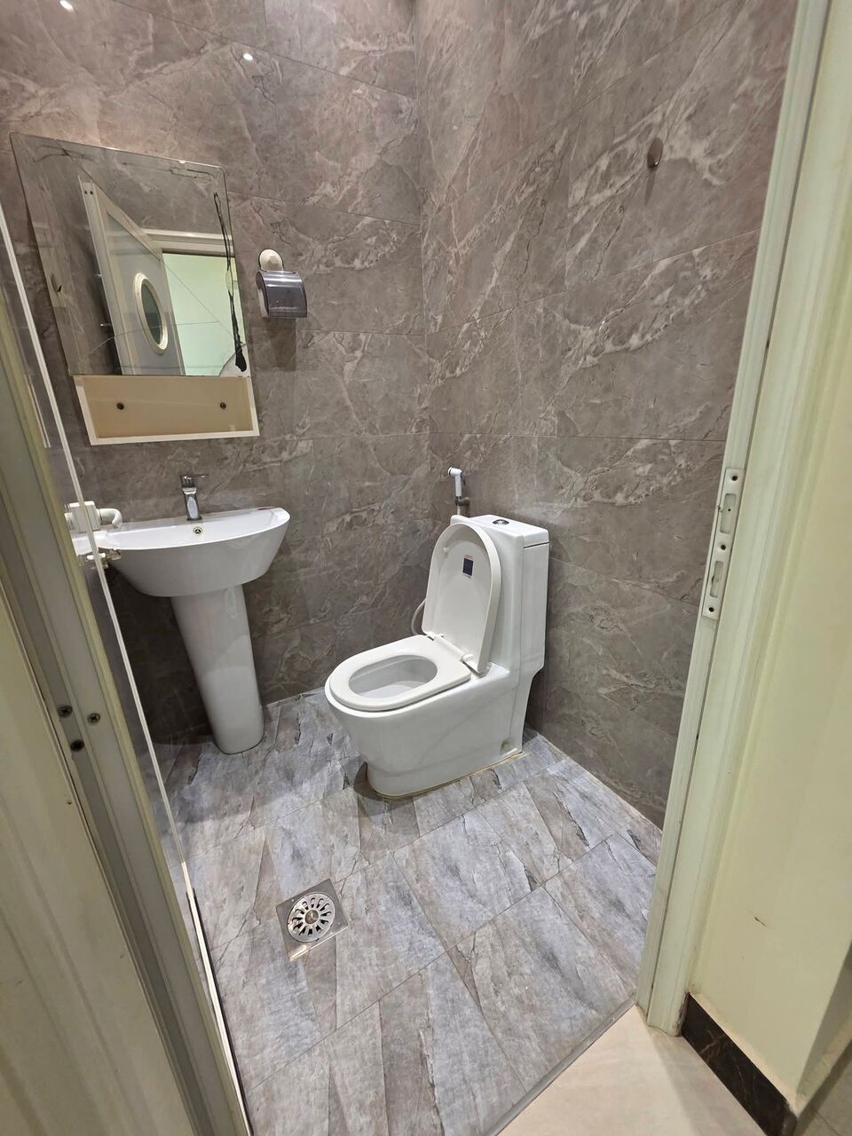 Khobar, Apartments, Flats, Houses & Villas, 2 BR,  FAMILY APARTMENT FOR RENT &ndash;2 BEDROOMS &ndash; SAR 23,600/YEAR | WATER, AC & PRIVATE PARKING INCL
