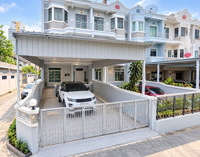 Bangkok, Villas, THB 44998,  22 Sq. Feet,  ลาดพร้าว 1-7 MRT พหลโยธิน 600 ม. ทาวน์เฮาส์ 3 ชั้