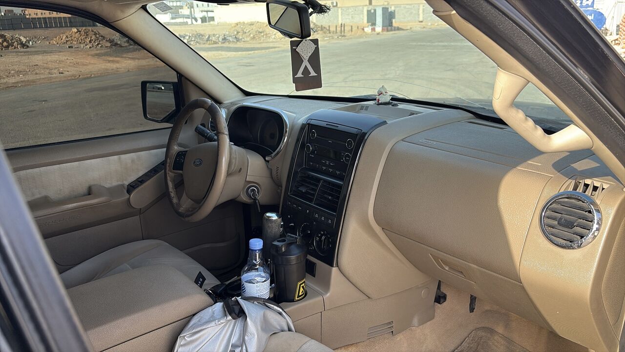 Riyadh, Vehicles, Cars & Trucks , SAR 30000,  Ford Explorer,  2010,  Automatic,  480000 KM,    Saudi Spec (GCC)