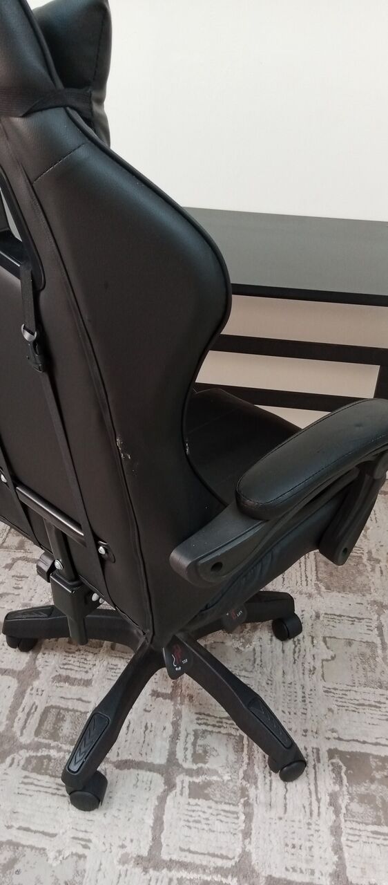 Jubail, Furniture, SAR 300,  Computer Table / Gaming Chair