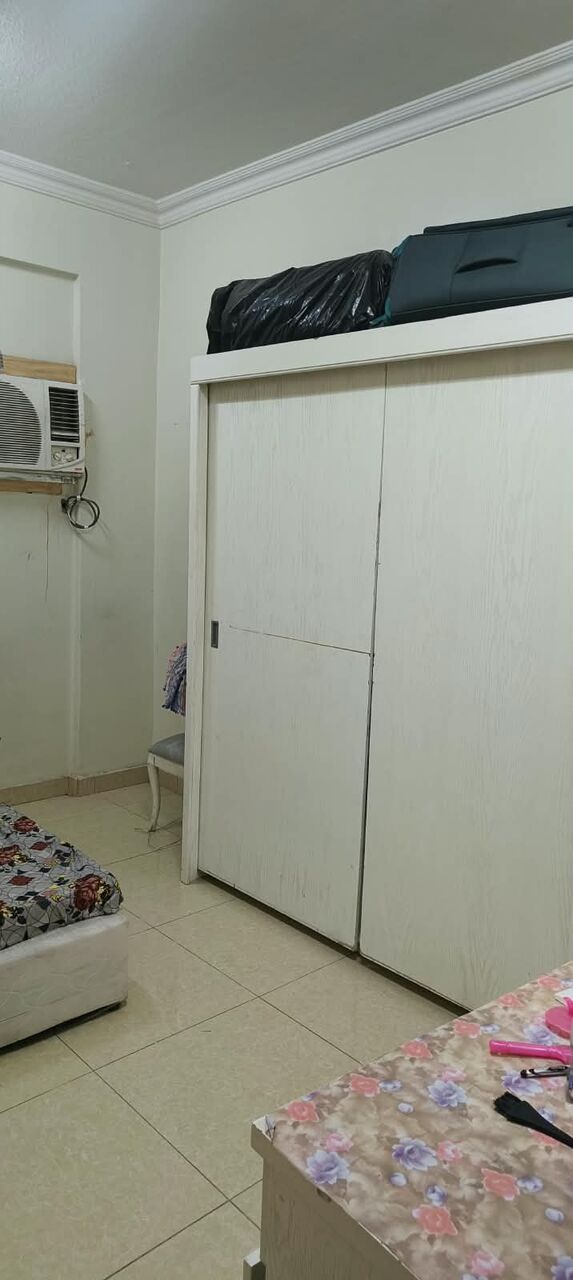 Al Wizarat, Housing Exchanges, SAR 1000/month,  1 BR,  Executive Bechelor