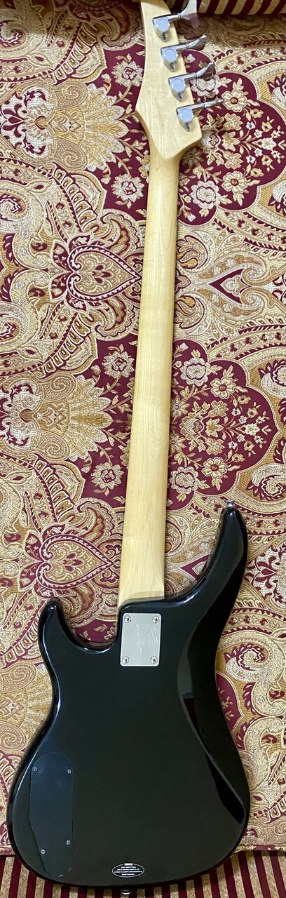 Riyadh, Musical Instruments, SAR 700,  Bass Guitar Yamaha RBX40 With  Padded Softcase Made In Taiwan