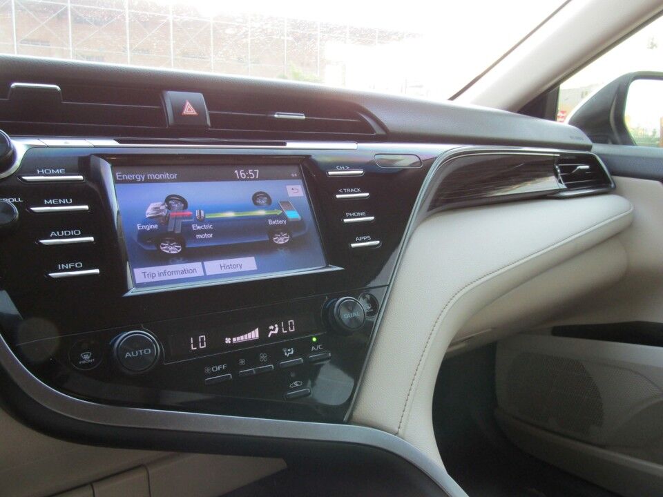 Riyadh, Vehicles, Cars & Trucks , SAR 70000,  Toyota Camry GLE Hybrid,  2020,  Automatic,  106000 KM,  Toyota Camry Hybrid