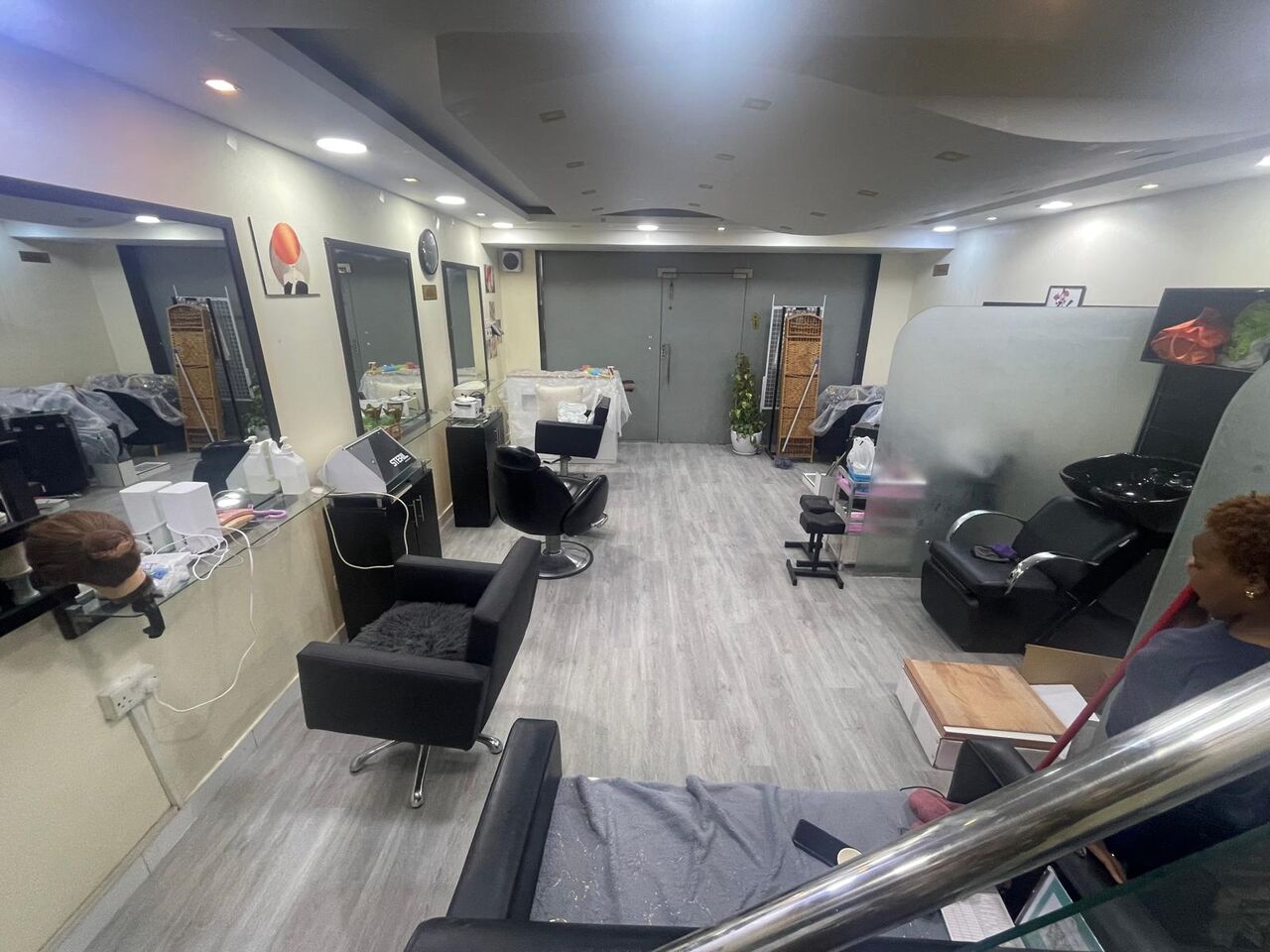 Manama, Shops, BHD 6500,  صالون وسبا نسائي للبيع بالسقية ✨ Fully Operational Ladies Salon & Spa For Sale In