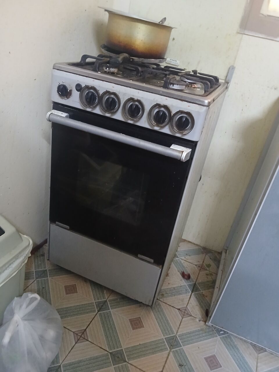 Hamad Town, Air Conditioners, BHD 150,  Sale Household Items
