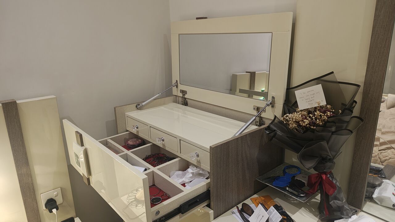Jeddah, Furniture, SAR 2500,  Modern Turkish Hydraulic Bedroom Set Featuring Built-in Accent Lighting And An Integrated