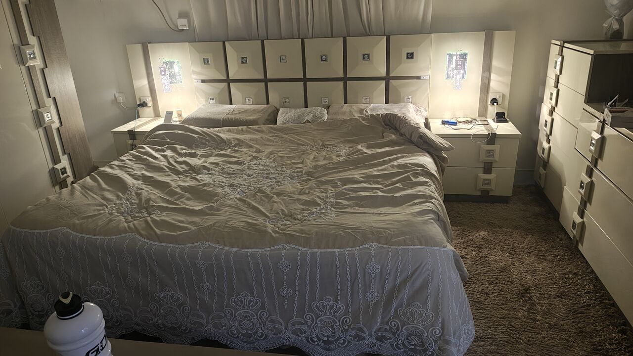 Jeddah, Furniture, SAR 2500,  Modern Turkish Hydraulic Bedroom Set Featuring Built-in Accent Lighting And An Integrated
